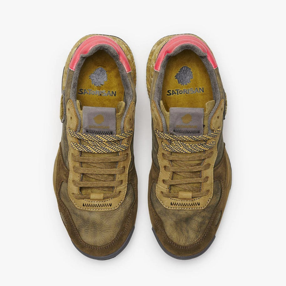 green everyday sneakers in soft, comfortable and resistant leather