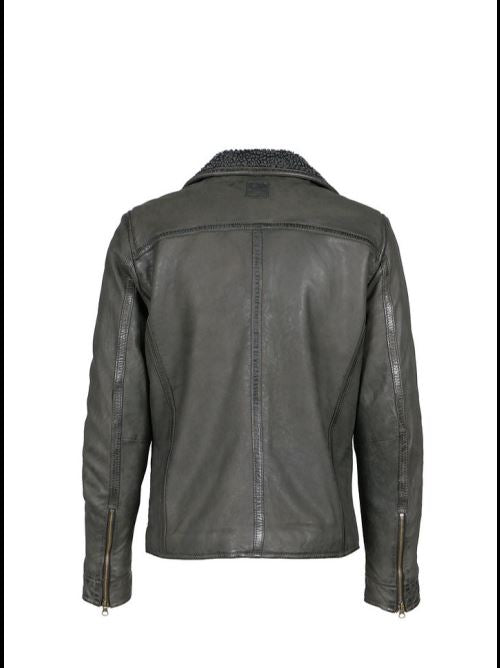giacca in pelle classica 2 tasche laterali e una sul petto con zip, chiusura con bottone sul colletto